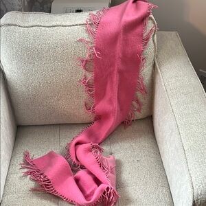 Castlerig Pink Fringed cashmere Scarf